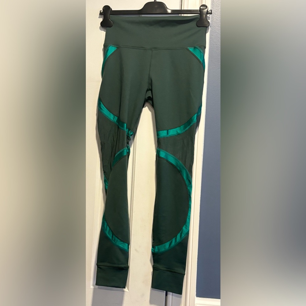 Powerhold leggings by justfab size S-dark & bright green with sheer on the side